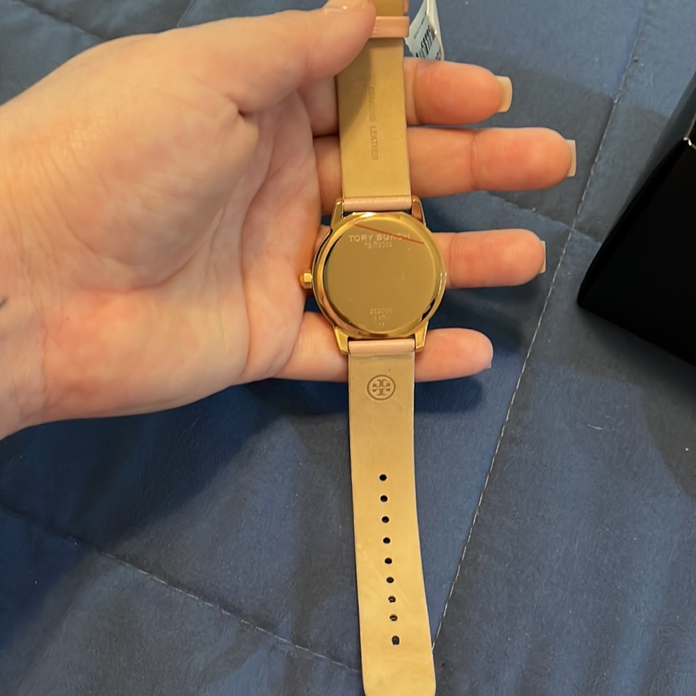 Tory Burch rose gold watch 🌟 - Picture 6 of 6